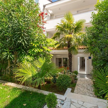 Modern Apartment Zen With Private Garden Poreč Exterior foto