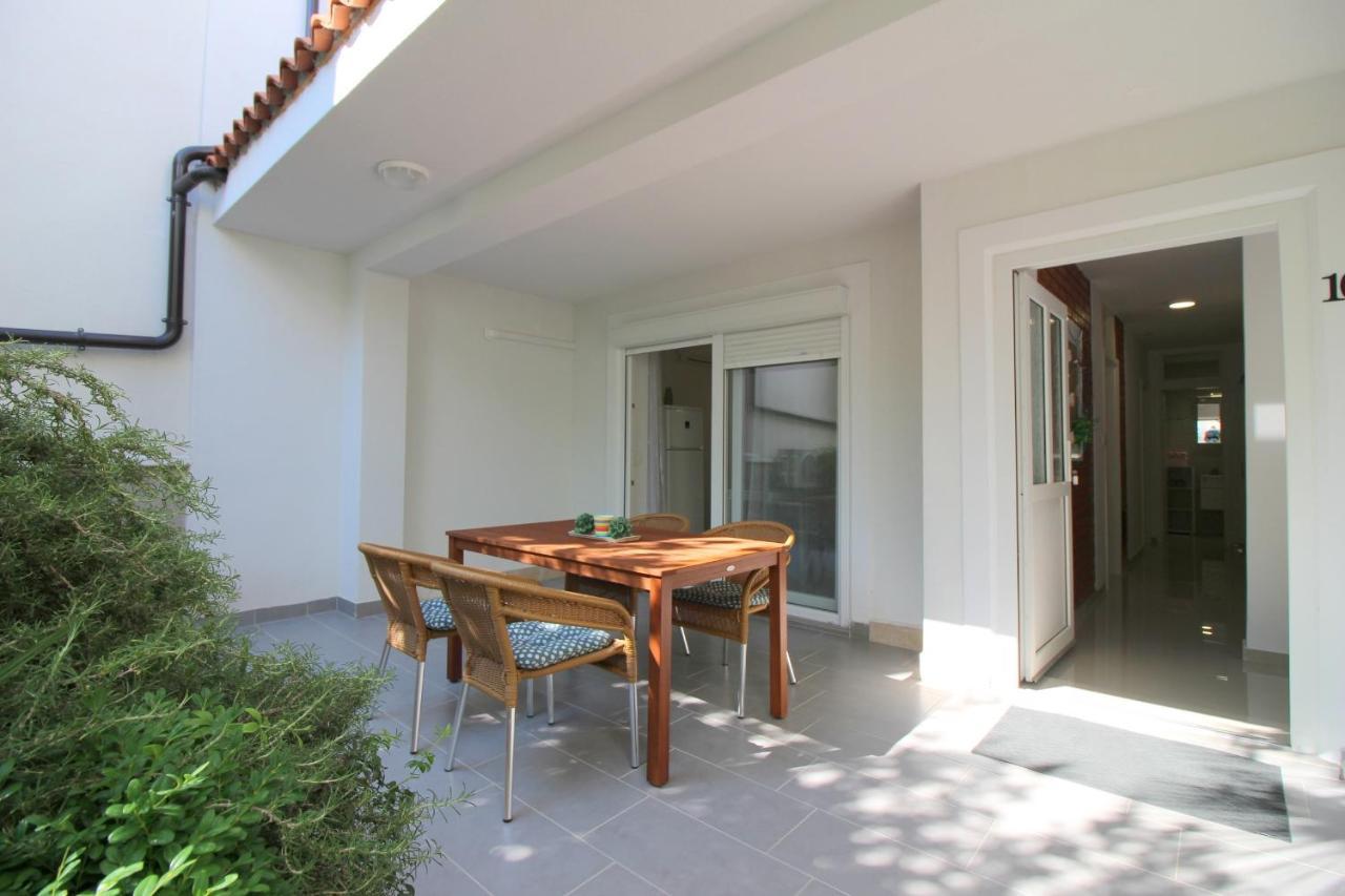 Modern Apartment Zen With Private Garden Poreč Exterior foto