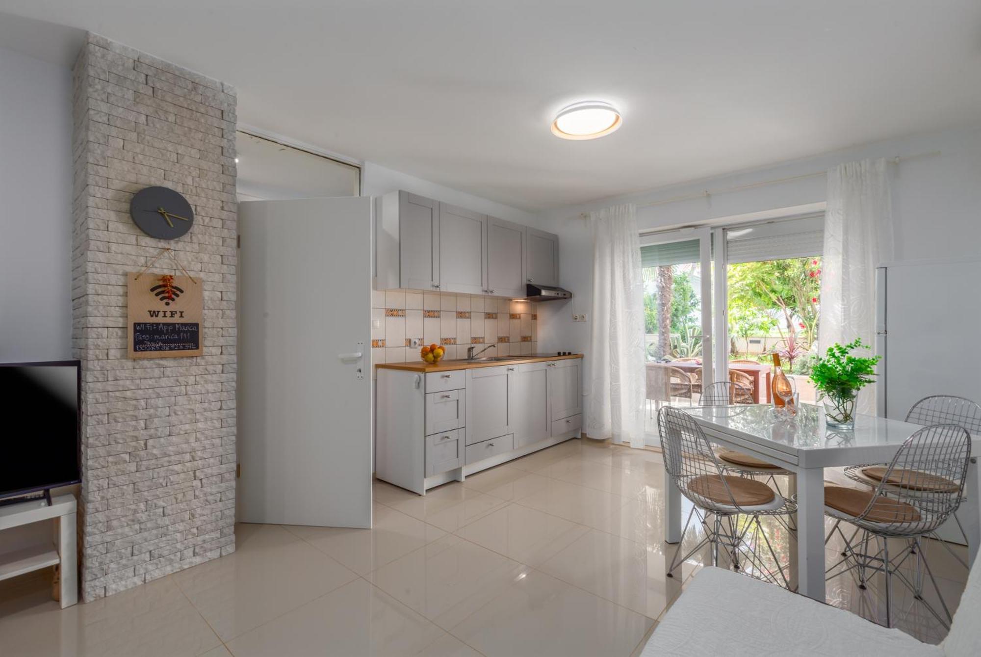 Modern Apartment Zen With Private Garden Poreč Exterior foto