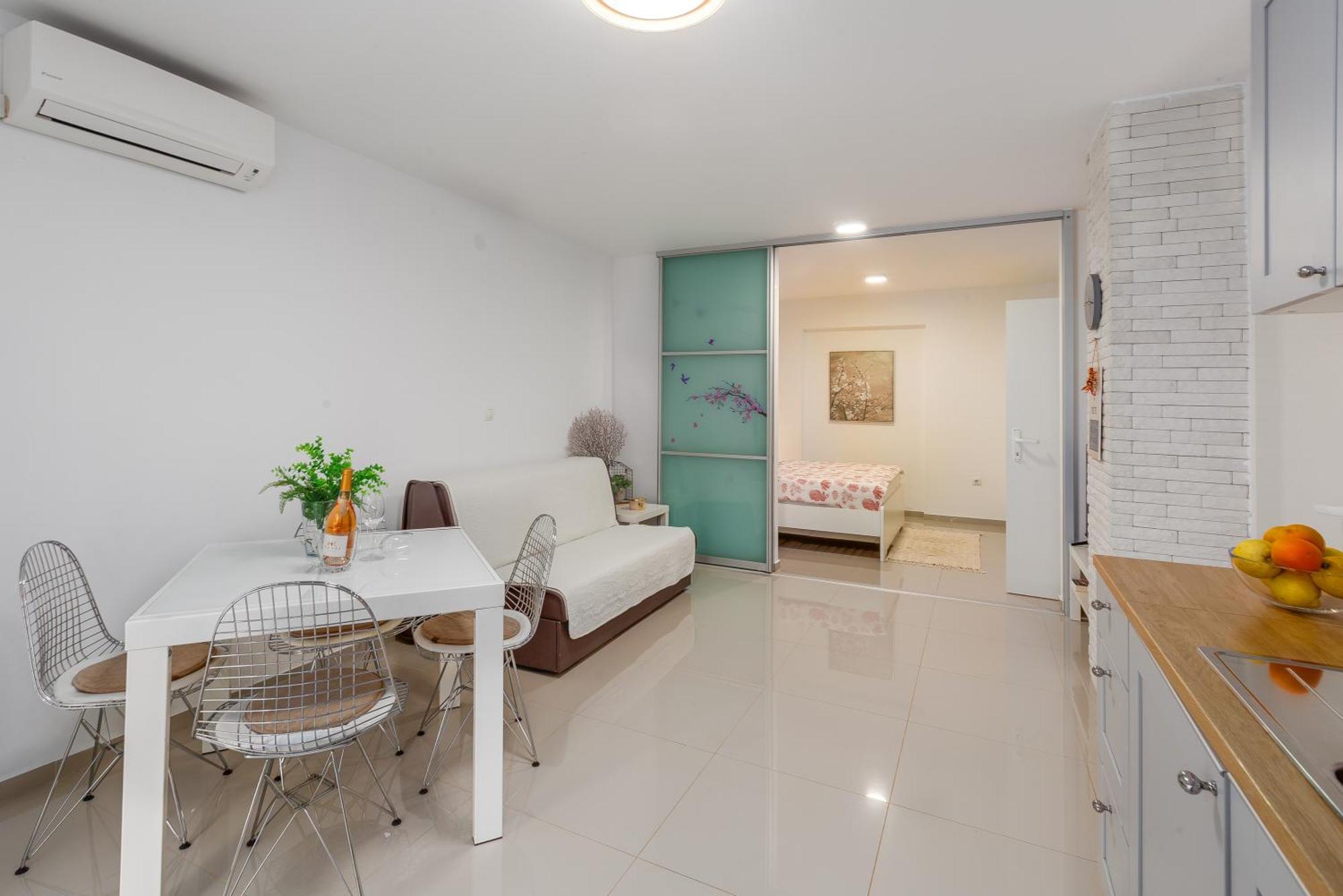 Modern Apartment Zen With Private Garden Poreč Exterior foto