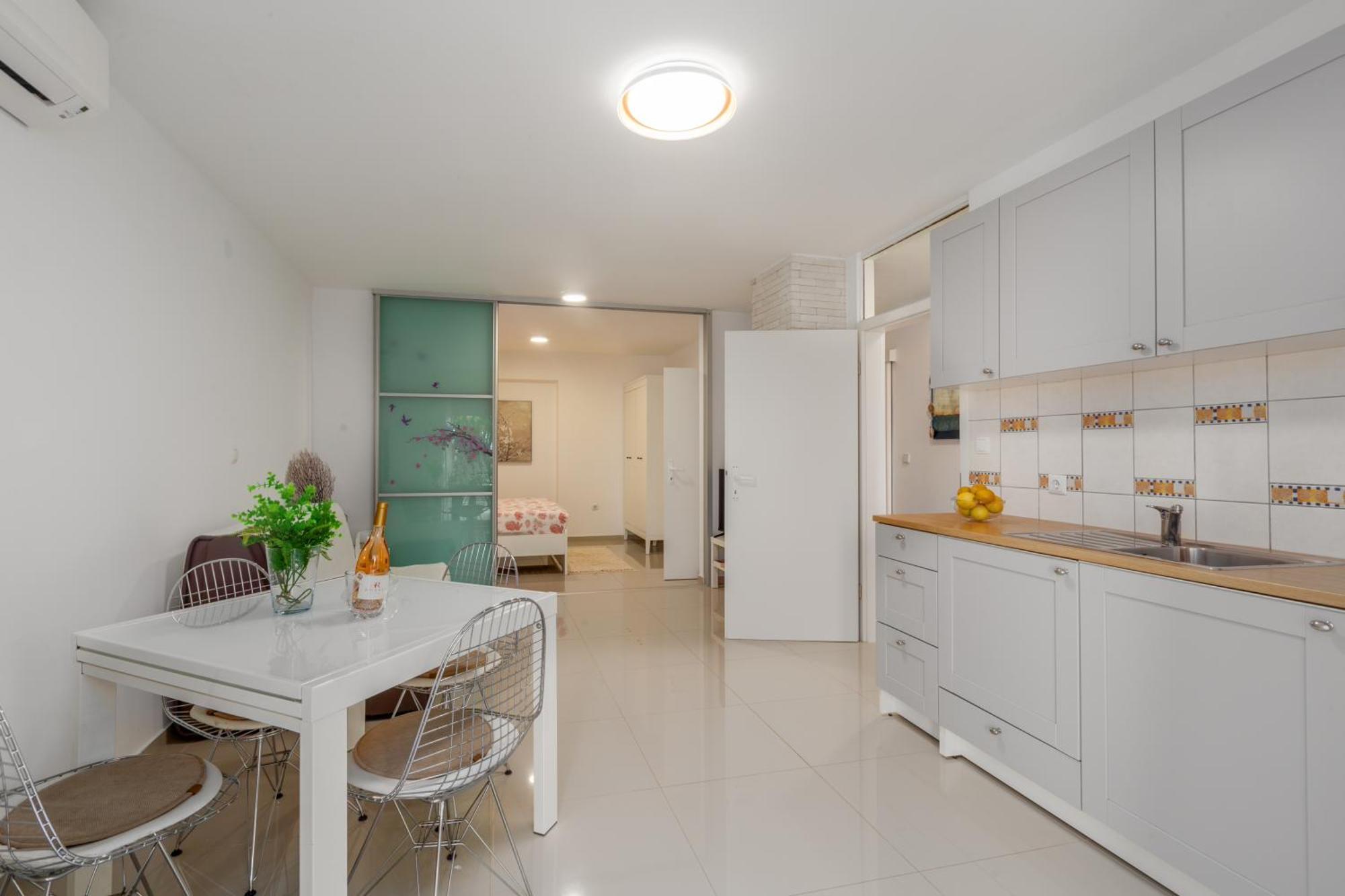 Modern Apartment Zen With Private Garden Poreč Exterior foto