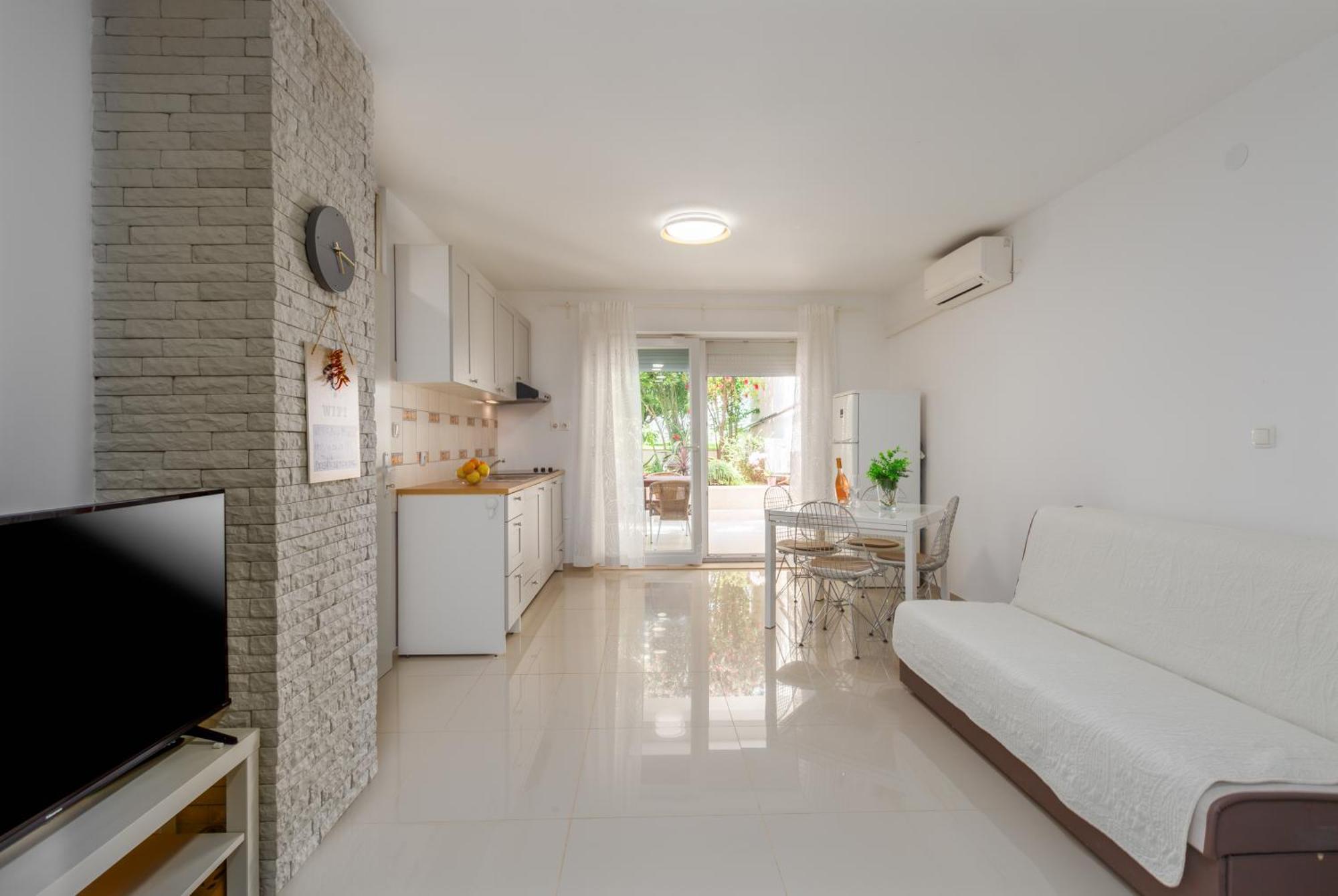 Modern Apartment Zen With Private Garden Poreč Exterior foto