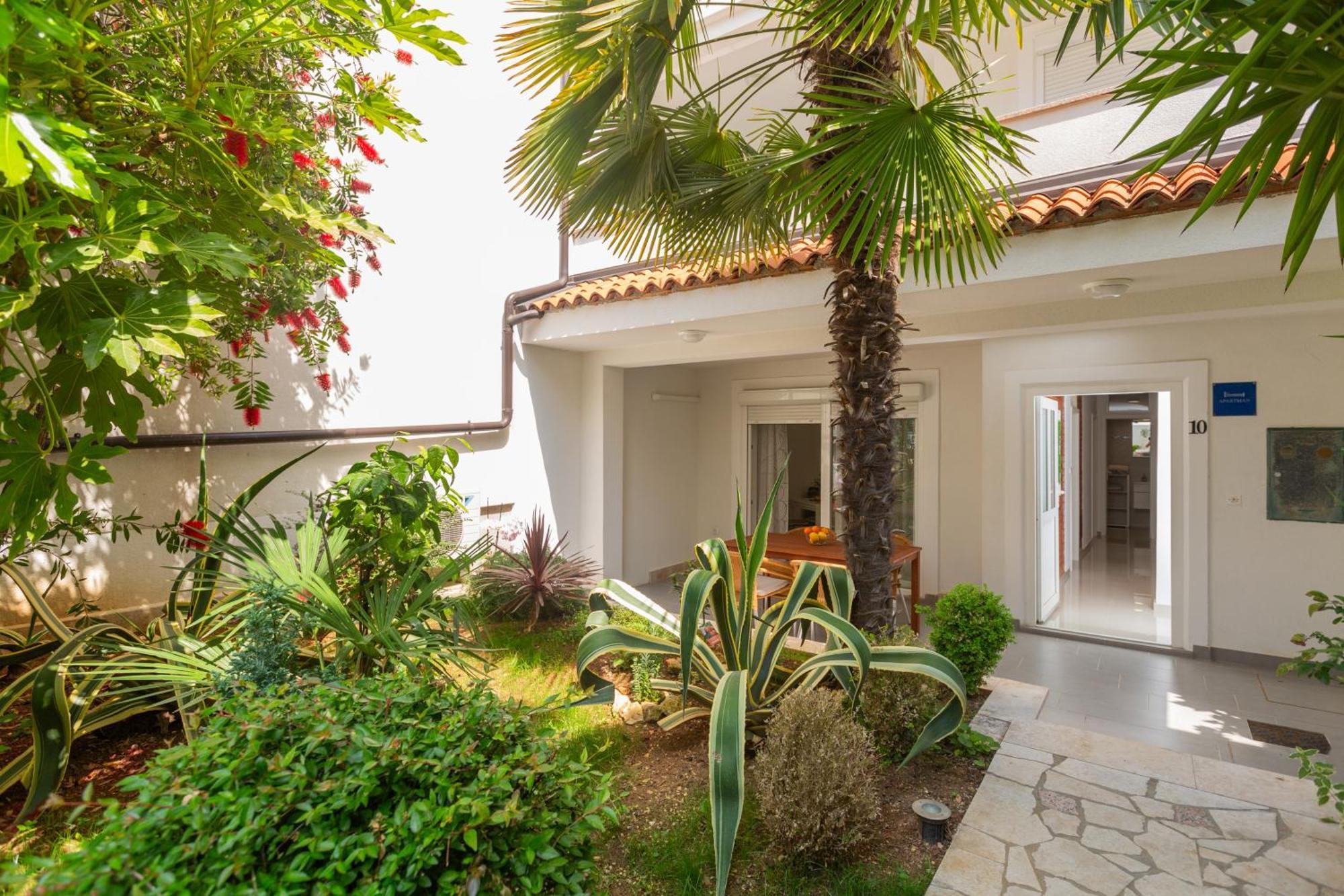 Modern Apartment Zen With Private Garden Poreč Exterior foto
